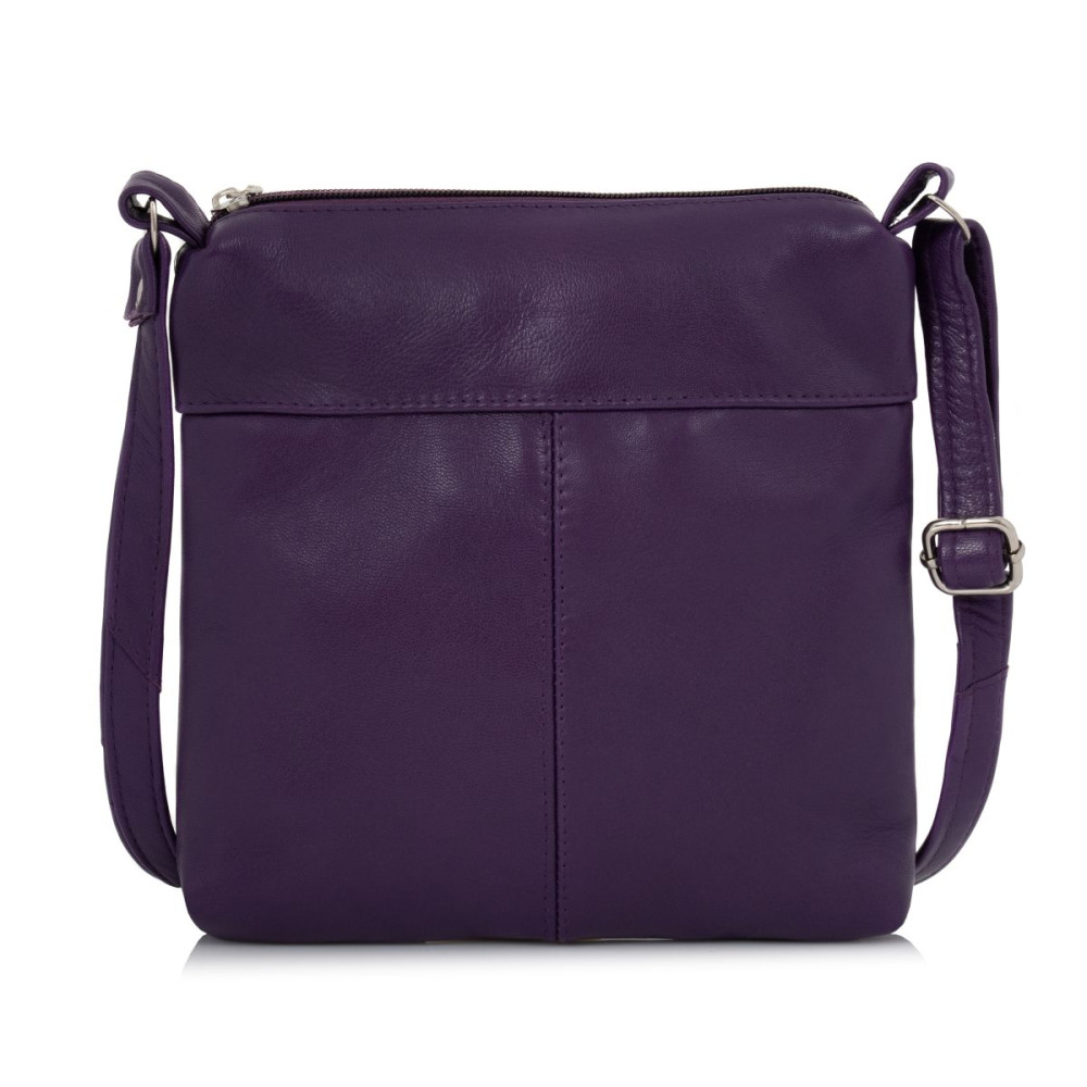 fioletowa kwadratowa torebka